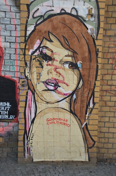 El Bocho is één van de bekendste street art kunstenaars in Berlijn. Hij heeft verschillende projecten en stijlen en de kans is groot dat iedereen wel eens iets van hem gezien heeft in Berlijn.