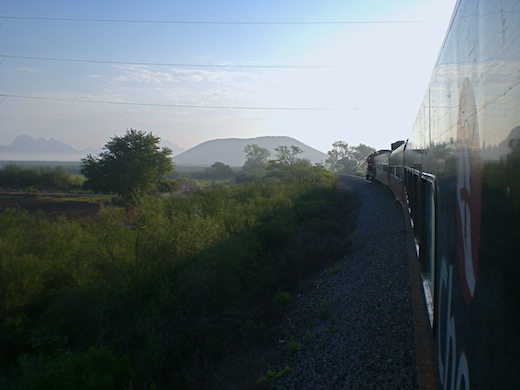 Het vertrek is vroeg, want het is een lange rit.