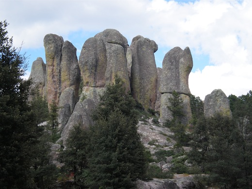 De bijzondere rotsformaties in Valle de los Monjes.